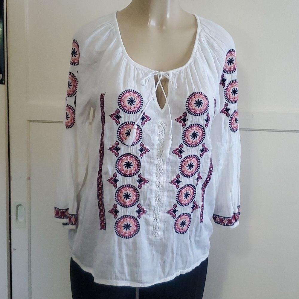 Lucky brand Tunic white embroidered boho top tassel tie at collar Size Medium